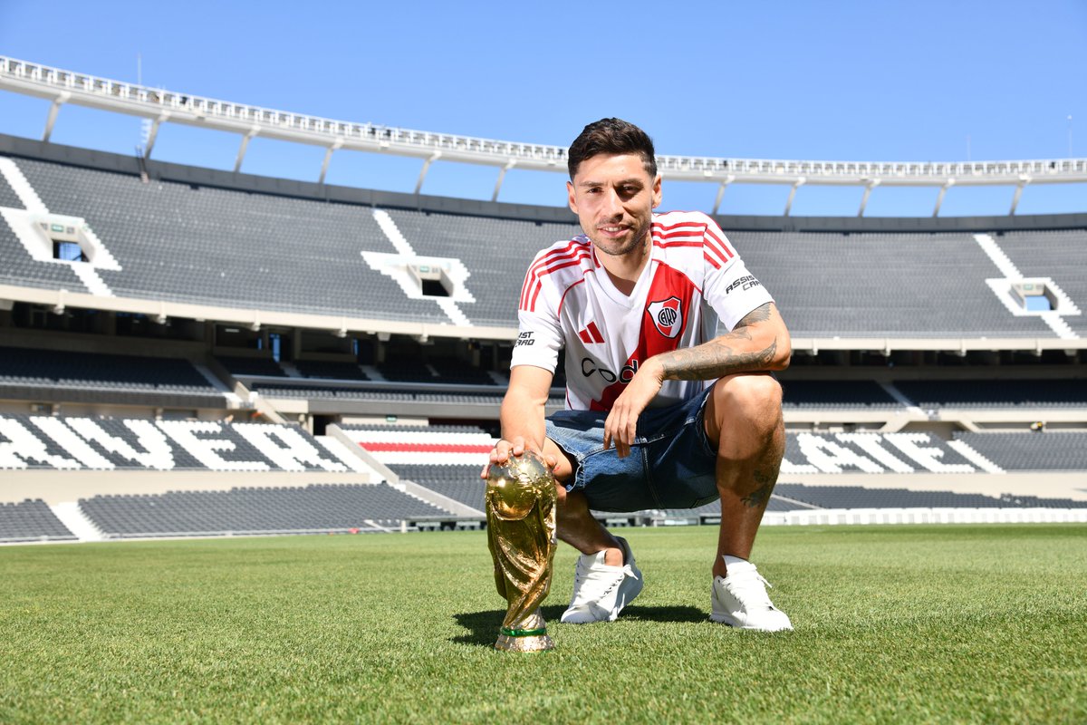 Gonzalo Montiel, la vuelta del campeón del mundo a la casa del campeón del mundo (Foto: Prensa River)