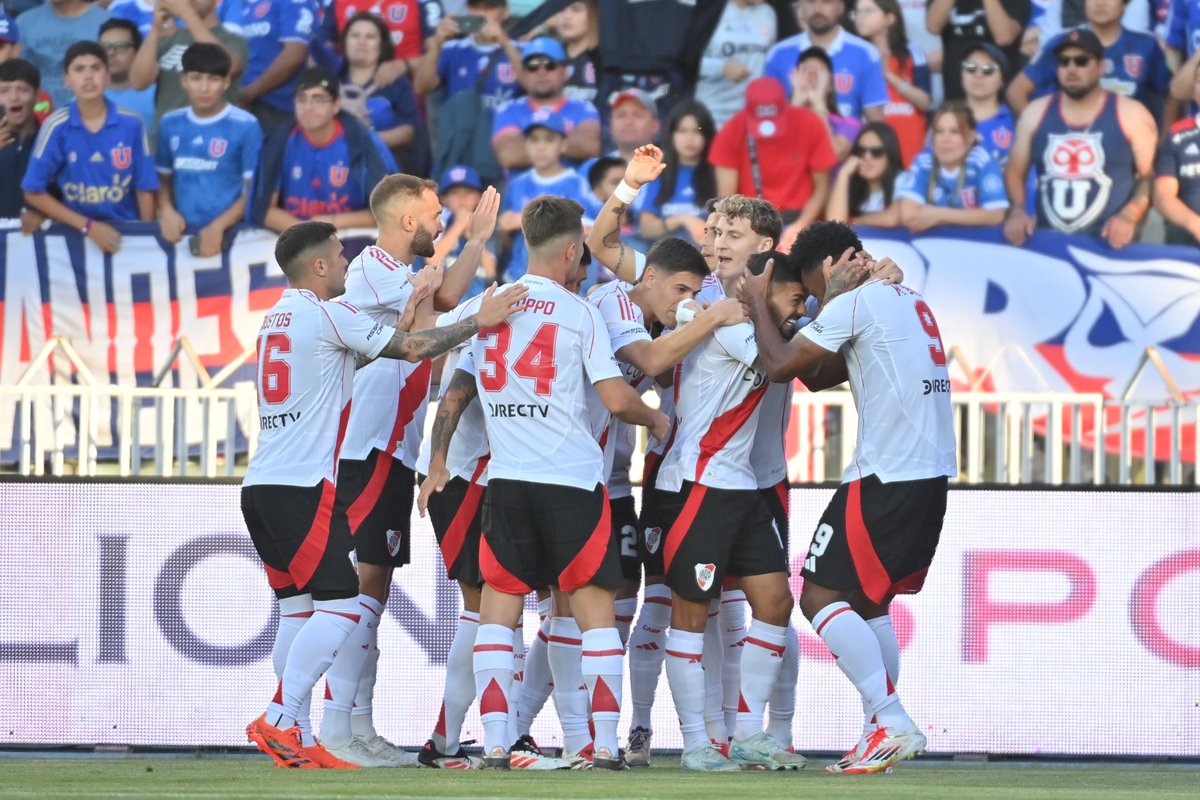 River le ganó a la Universidad de Chile y aprobó el primer examen