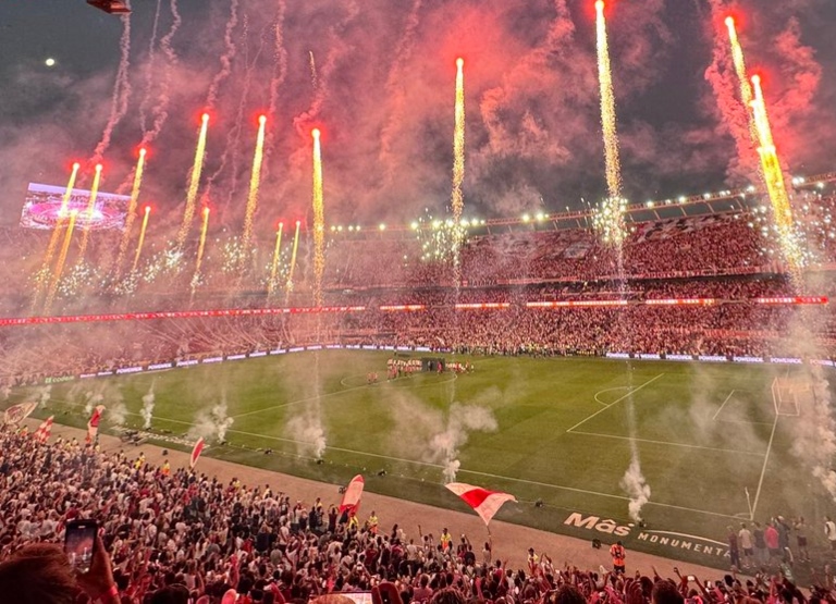 El espectacular recibimiento de River vs Independiente