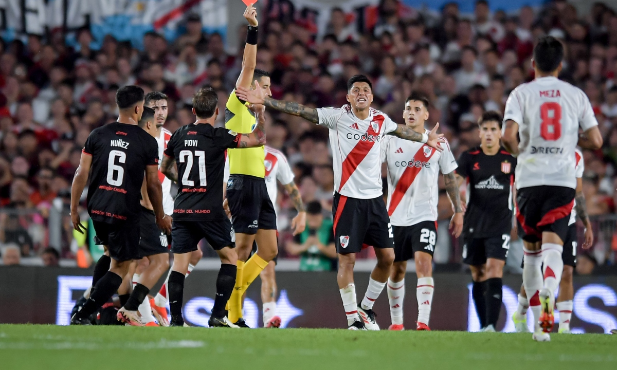 River cayó ante Estudiantes en el Monumental.