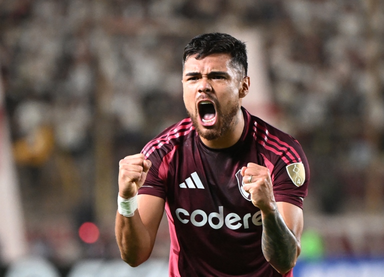 Paulo Díaz abrió la cuenta para River vs Universitario