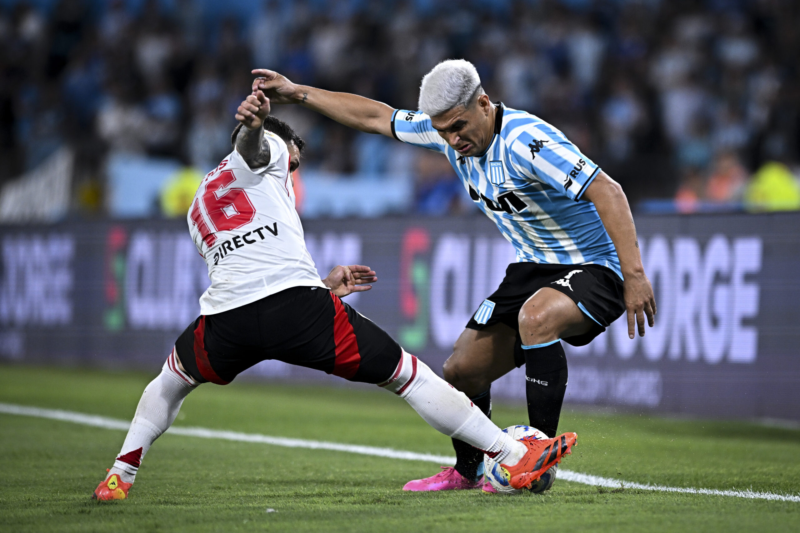 Maxi Salas en conflicto con Racing y River espera