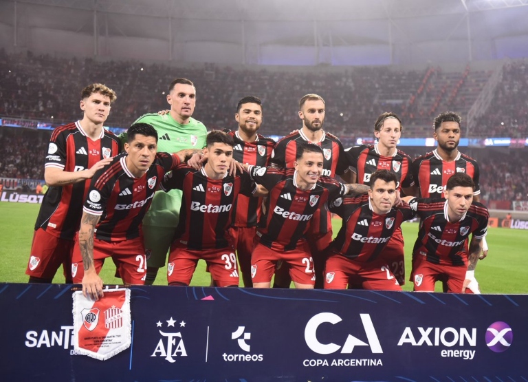 Uno x Uno River vs San Martín de Tucumán