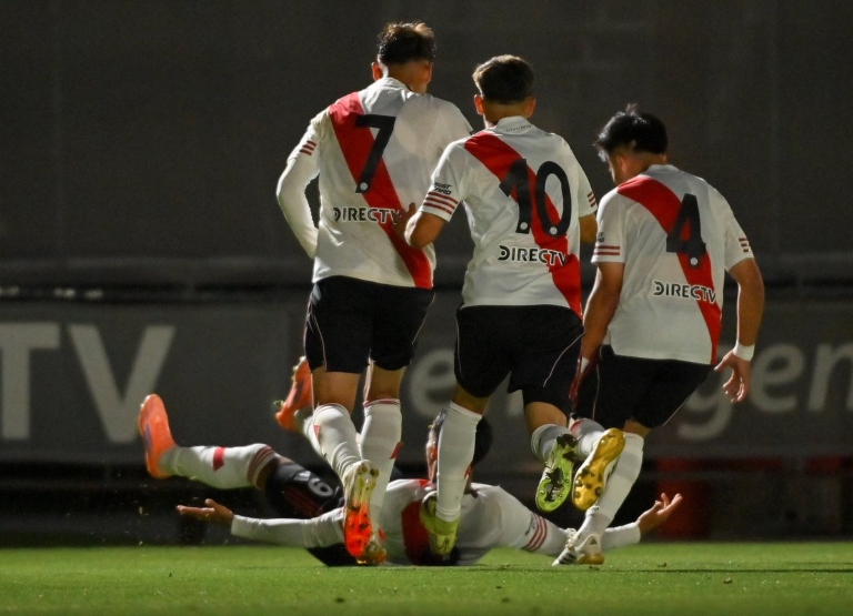 Festejo Reserva River vs Huracán
