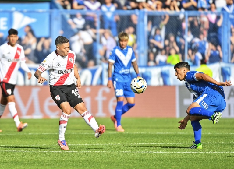 Vélez vs River - Juanfer Quintero
