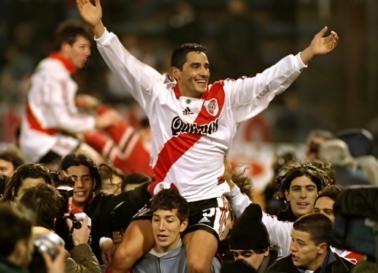 Hernán Díaz - River