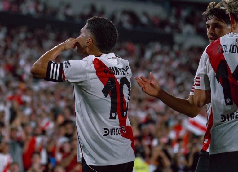 Goles de River vs Gimnasia festejo Juanfer Quintero (1)