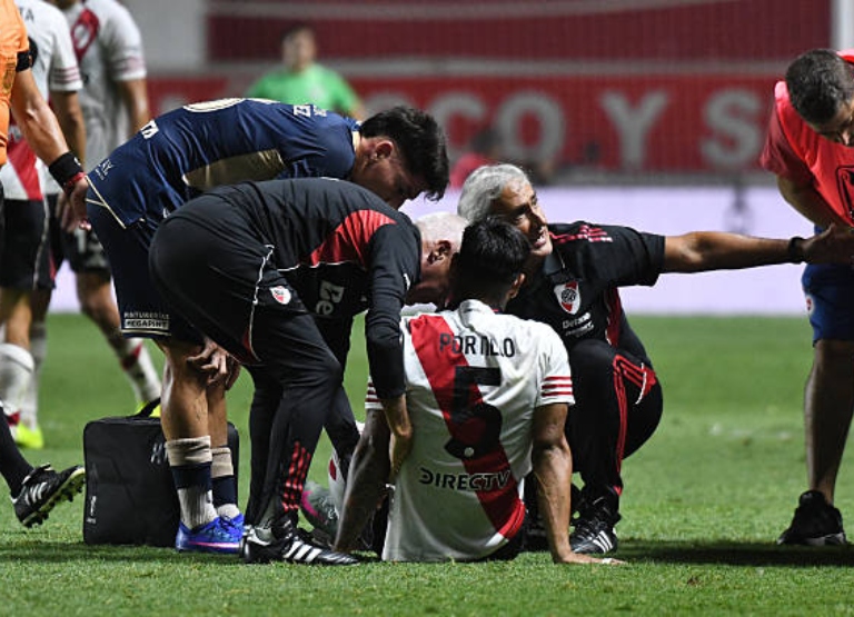 Argentinos Jrs vs River - lesión de Juan Portillo