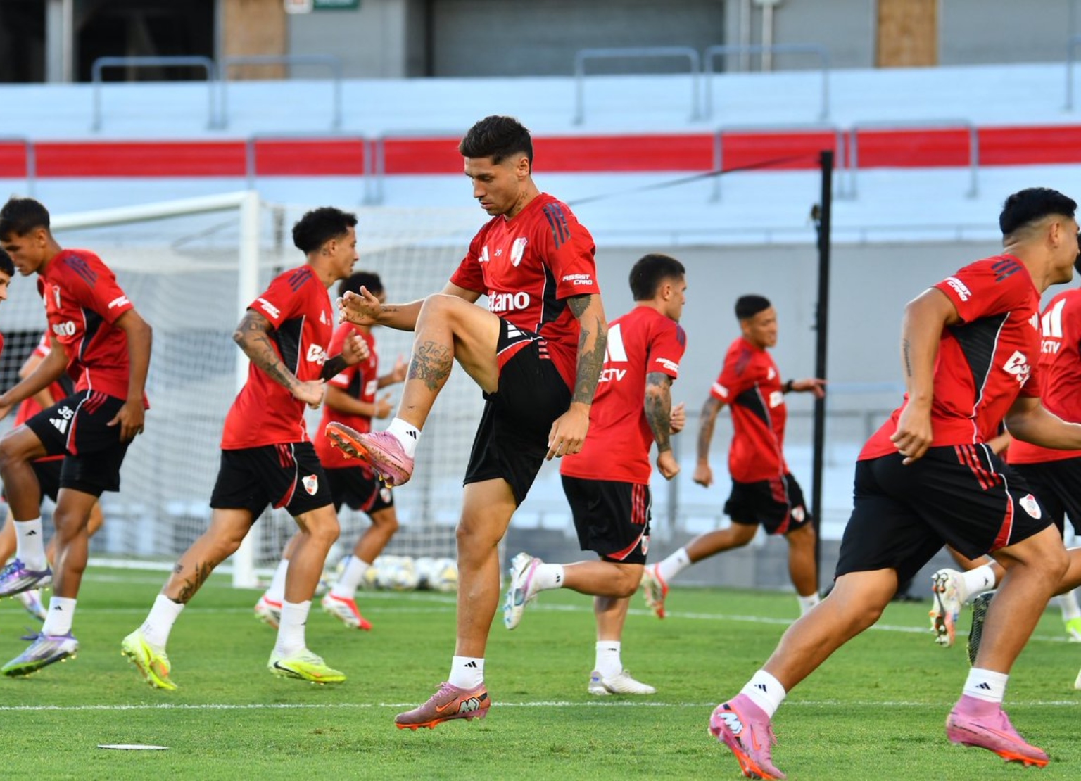 Entrenamiento River en Monumental 2