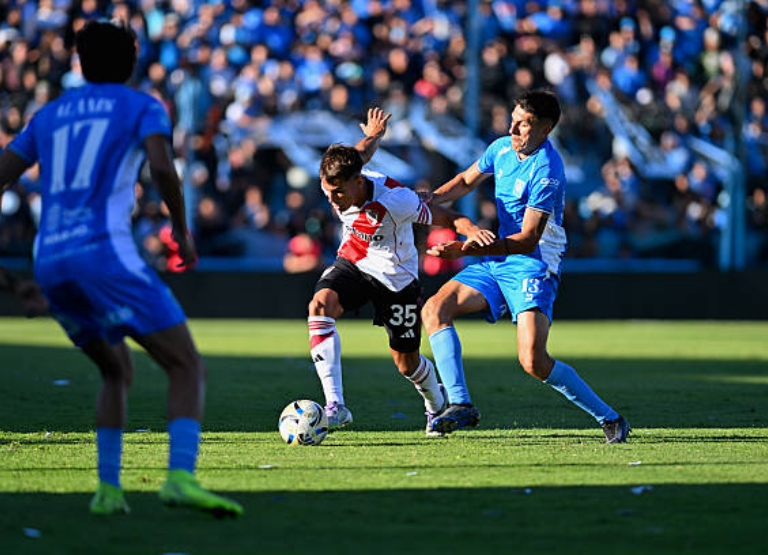 Estudiantes RC vs River