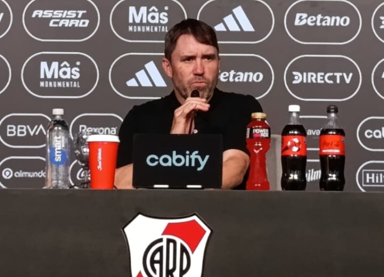 River vs Sarmiento - conferencia Coudet