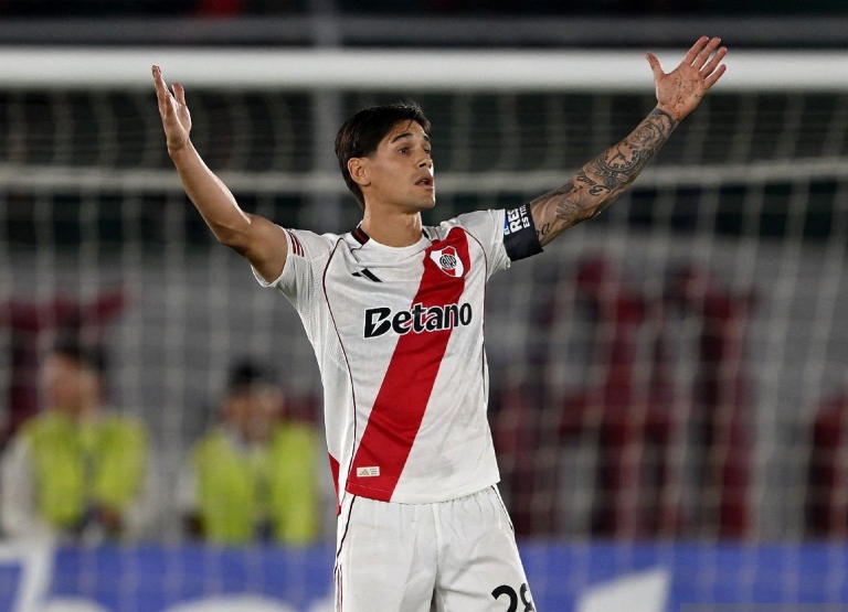 River vs Blooming - Martínez Quarta expulsado