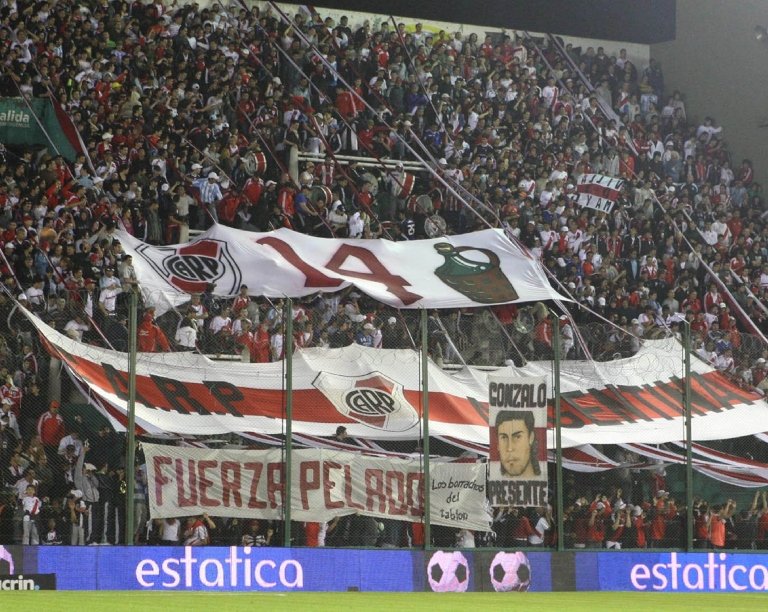 Banfield vs River accesos florencio sola
