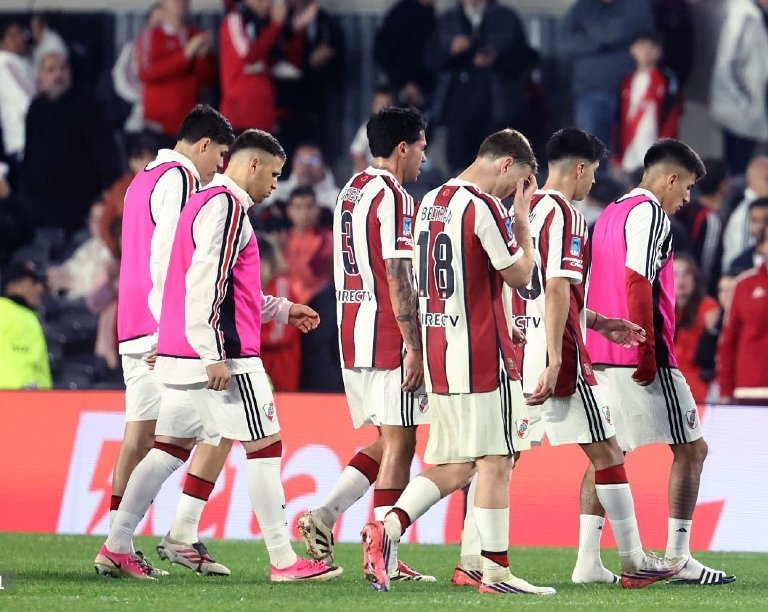 River derrota vs Huracán